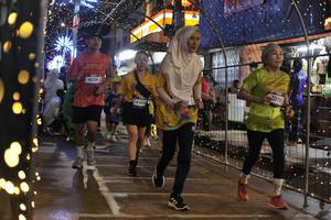 BIB: 4039, 3274
                            <button type="button" onclick="openModal(26220287)" class="btn btn-primary btn-sm float-right btn-popup" data-toggle="modal" data-target=".modal-high-quality">
                        <i class="fas fa-shopping-cart"></i> Add to Cart
                    </button>
                                            <button type="button" onclick="isThisMe(26220287, true)" class="btn btn-success btn-sm float-right btn-popup btn-isme hidden" data-toggle="tooltip" data-placement="bottom" title="นี่คือรูปของคุณใช่ไหม คลิกที่นี่เพื่อเอาเข้าอัลบั้ม">
                        <i class="fas fa-plus"></i> Add to album
                    </button>
                    <button type="button" onclick="isThisMe(26220287, false)" class="btn btn-warning btn-sm float-right btn-popup btn-isnotme hidden">
                        <i class="fas fa-ban"></i> Remove from album
                    </button>